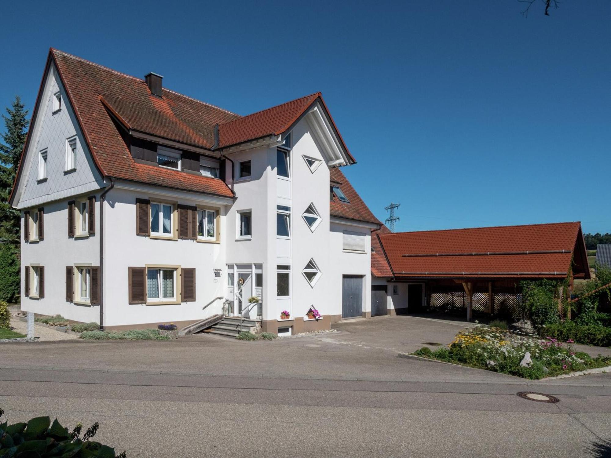 Cozy Apartment In Schwenningen With Garden Villingen-Schwenningen Eksteriør billede